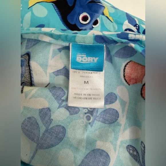 Disney Pixar Finding Dory Nursing Medical Scrub Top Women’s Medium - Picture 3 of 5